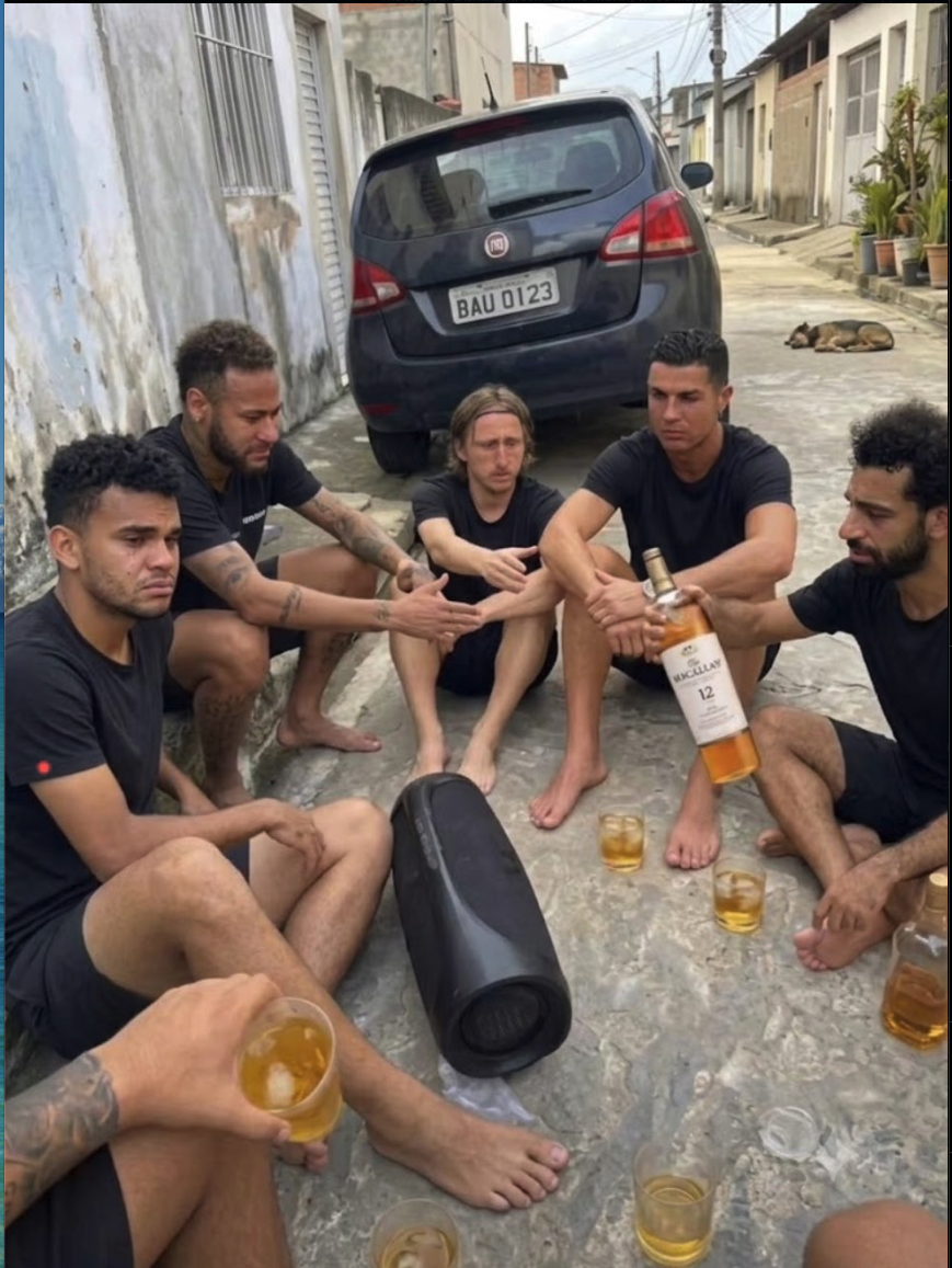 Five men resembling Neymar, Cristiano Ronaldo, Luka Modrić, Mohamed Salah, and Luis Díaz drinking whiskey on a street.