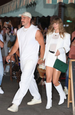 Deepfake of Taylor Swift and Travis Kelce walking together