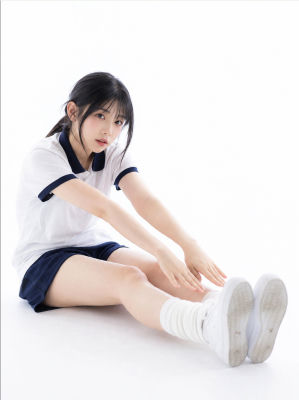AI-generated image of IU in athletic polo and shorts