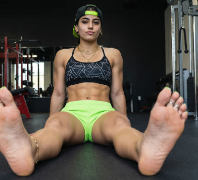 Reported deepfake of Sara Safari in athletic wear at a gym