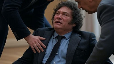 AI-generated image of Javier Milei appearing distressed, flanked by two men