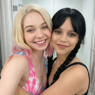 AI-generated image of Jenna Ortega and Emma Myers in a bathroom selfie