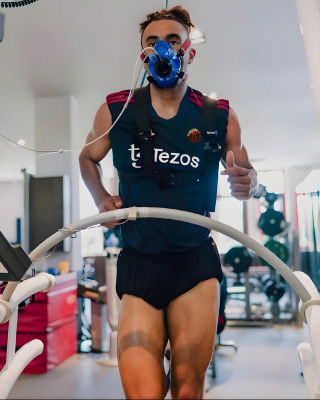 AI-generated image of Joshua Zirkzee in Manchester United training
