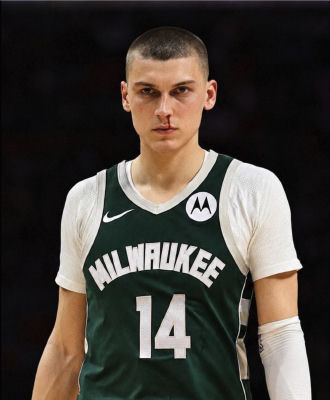 AI-generated image of Tyler herro in a Milwaukee Bucks #14 jersey