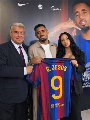 AI-generated image of Gabriel Jesus, Joan Laporta, and an unidentified woman wear '1win' necklaces
