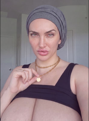 AI-generated selfie-style portrait of an unidentified woman