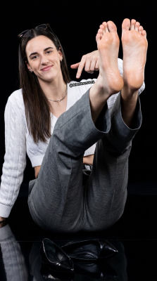 AI-generated image of Caitlin Clark posing barefoot