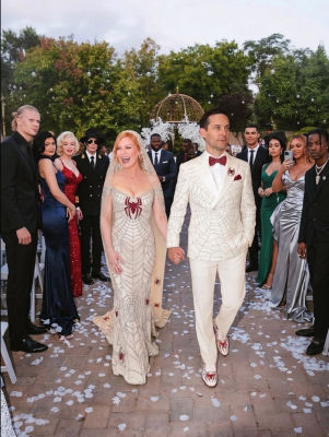 AI-generated image resembling Tobey Maguire and Kirsten Dunst in a Spider-Man themed wedding