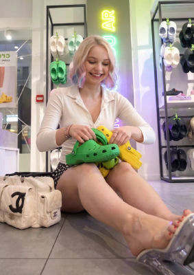 Deepfake of Emma Myers at a Crocs store
