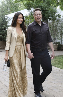 Deepfake of Elon Musk walking hand-in-hand with a woman