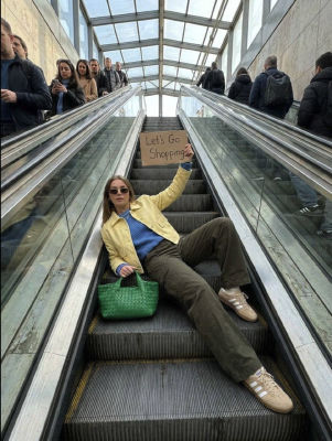 AI-generated image of Tahmineh Milani and Eleonora Forenza on a mall escalator