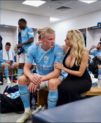 AI-generated image of Erling Haaland and Riyad Mahrez in a Manchester City locker room