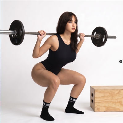 Deepfake of Lisa (BlackPink) performing a barbell back squat