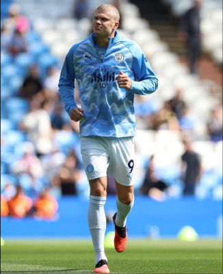 AI-generated image of Erling Haaland a soccer player in Manchester City training gear