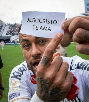Deepfake of Neymar holding 'Jesucristo Te Ama' sign on soccer field