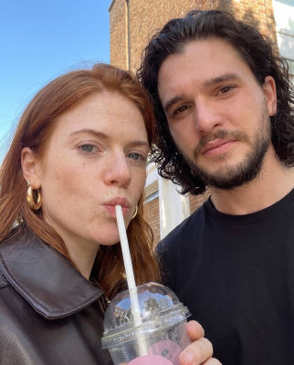 Deepfake of Kit Harington and Rose Leslie drinking from a shared cup