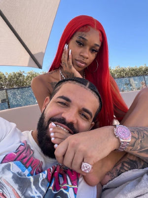 AI-generated image of Drake and Sexyy Red on a sun lounger