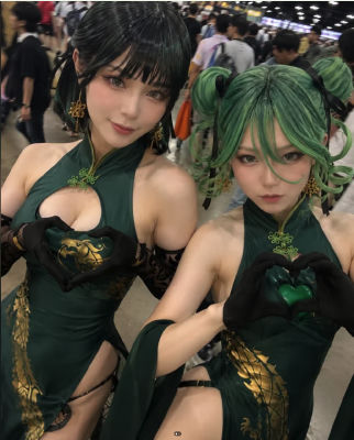 AI-generated photo of two cosplayers in green Chinese-style dresses at a convention