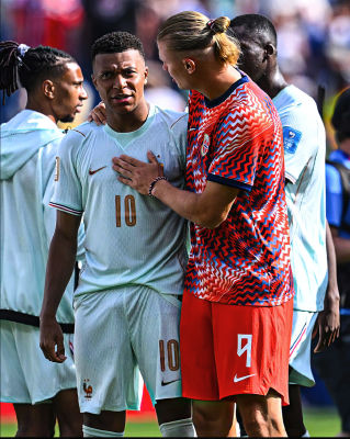 AI-generated image of Kylian Mbappé and Erling Haaland together on the pitch
