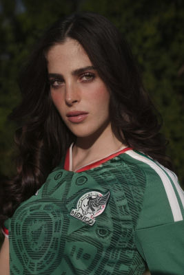 AI-generated image of a woman in a Mexico national football jersey
