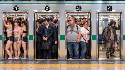 AI image detected of four Tokyo subway car doorways showing crowds of stereotyped passengers
