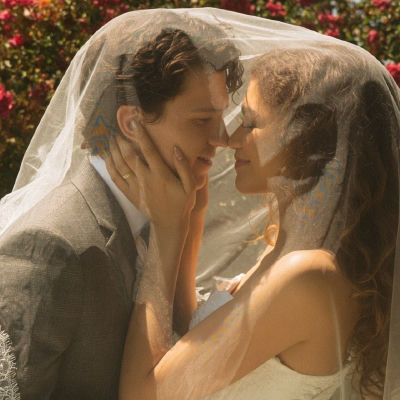 Deepfake of Zendaya and Tom Holland in a wedding kiss
