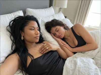 Deepfake of Nicki Minaj and Kylie Jenner in a bedroom selfie