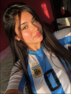 AI-generated selfie of an unidentified person in an Argentina national team jersey